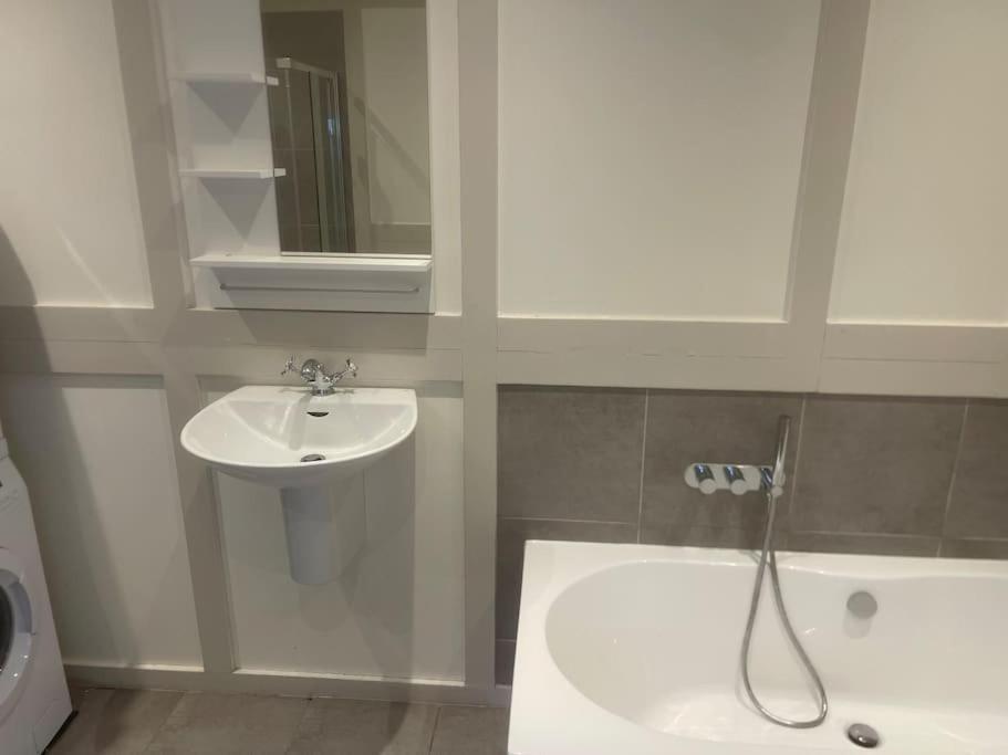 Spacious 2 Bedroom Apartment In The Heart Of Soho. Londres Exterior foto