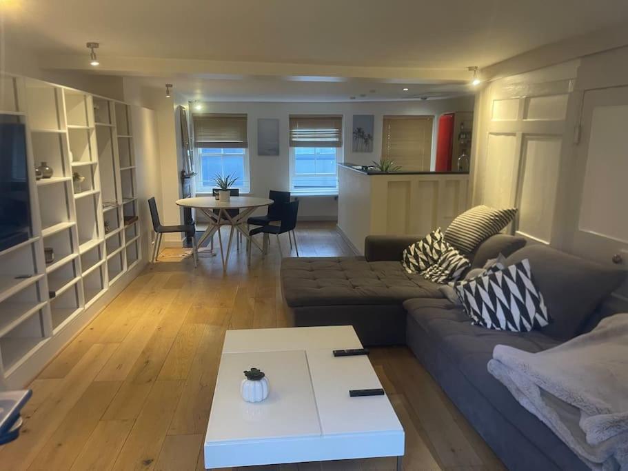 Spacious 2 Bedroom Apartment In The Heart Of Soho. Londres Exterior foto